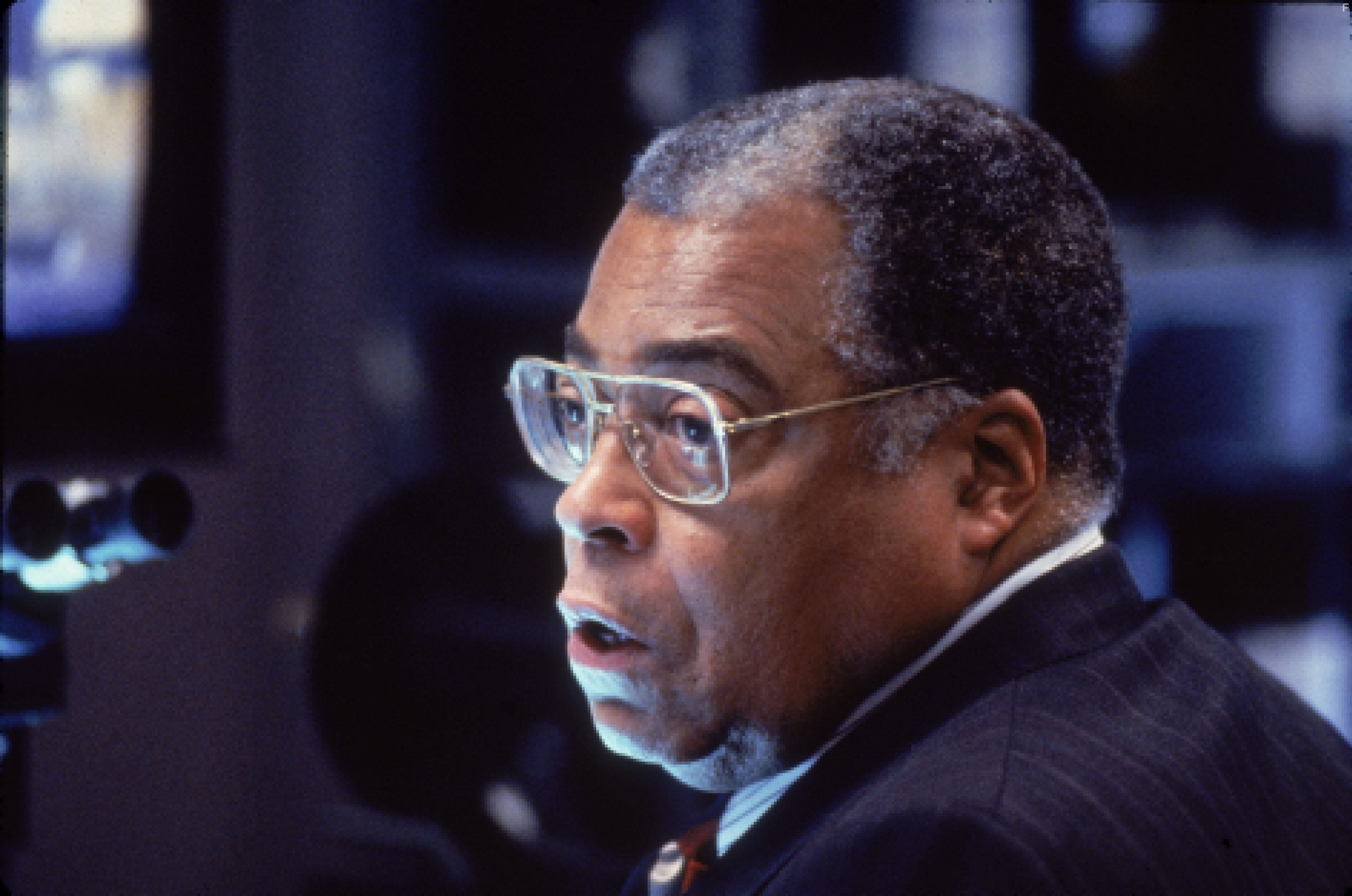 James Earl Jones in Игры патриотов (1992)