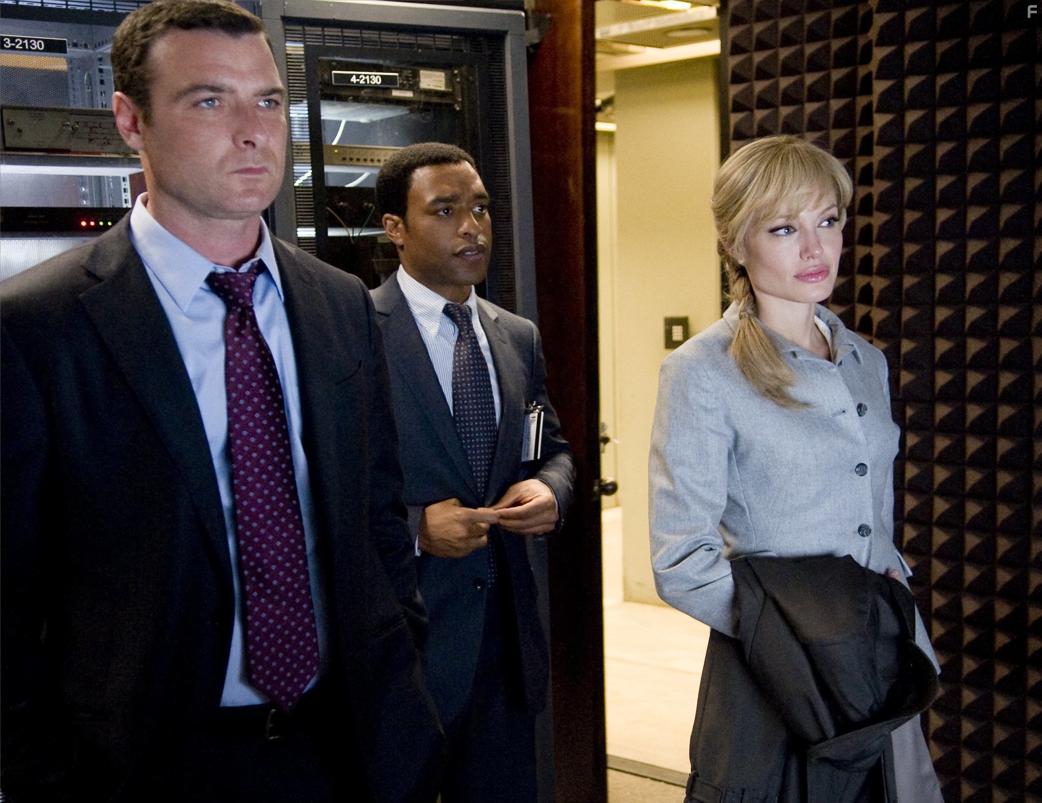 Liev Schreiber, Angelina Jolie, and Chiwetel Ejiofor in Солт (2010)
