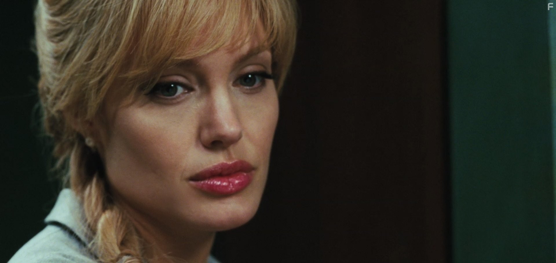 Angelina Jolie in Солт (2010)