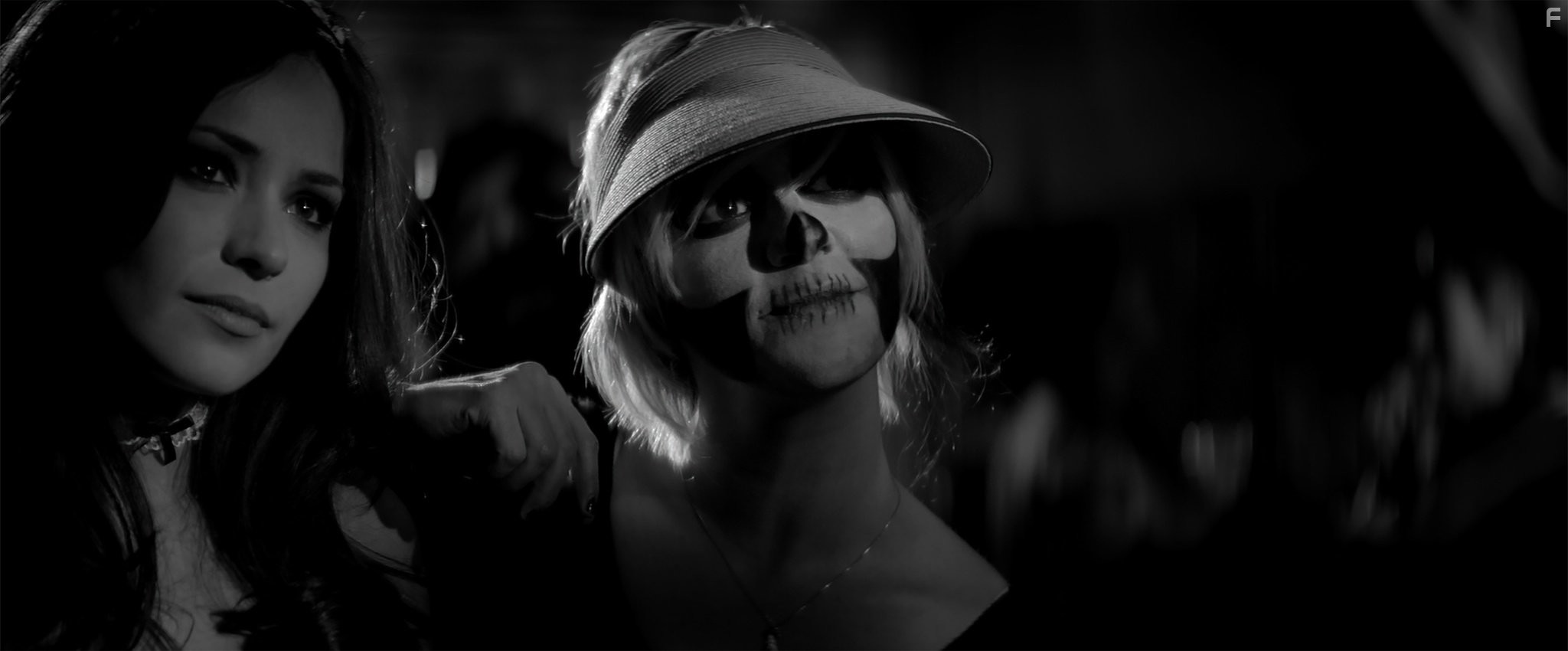 Девушка возвращается одна ночью домой (2014)