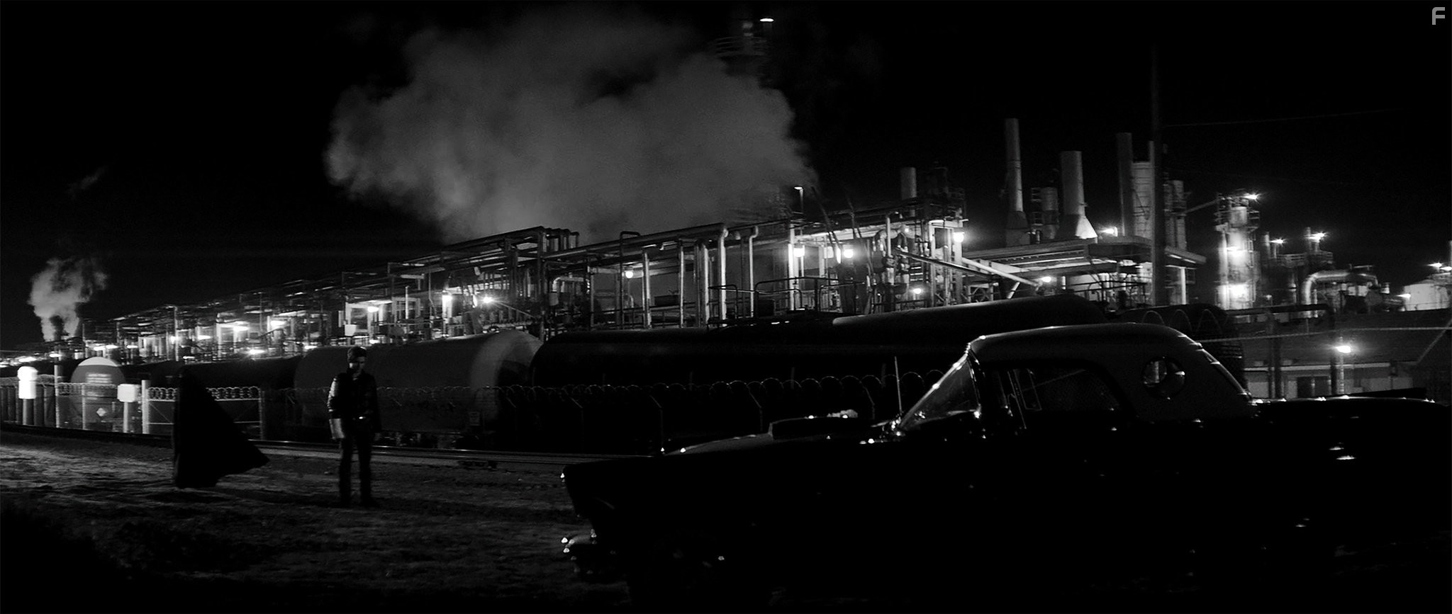 Девушка возвращается одна ночью домой (2014)