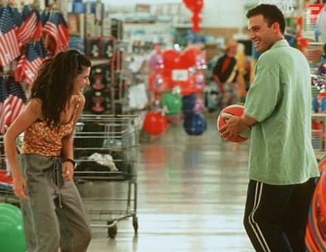 Sandra Bullock and Ben Affleck in Силы природы (1999)