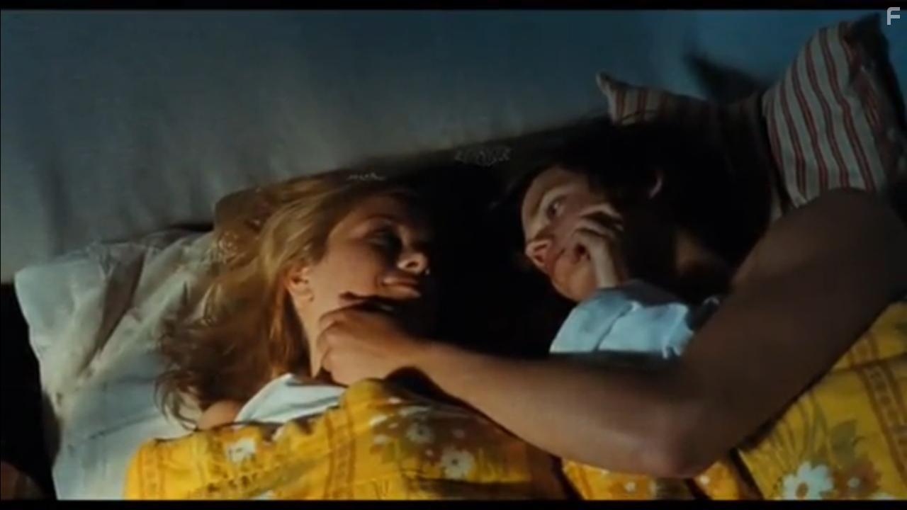 Bill Skarsgrd and Josefin Ljungman in Himlen r oskyldigt bl (2010)