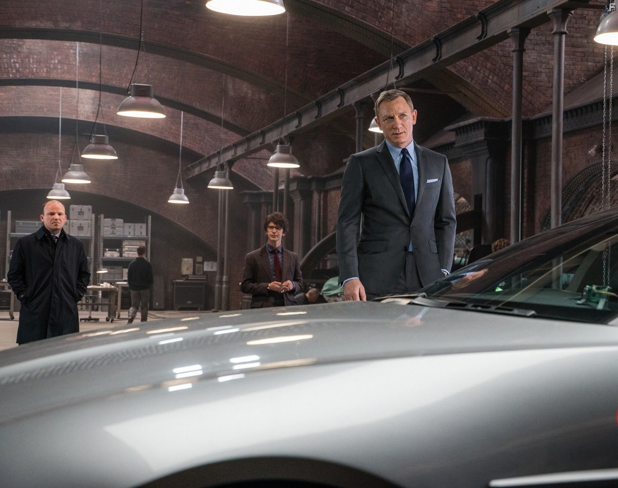 Daniel Craig, Ben Whishaw, and Rory Kinnear in 007: Спектр (2015)