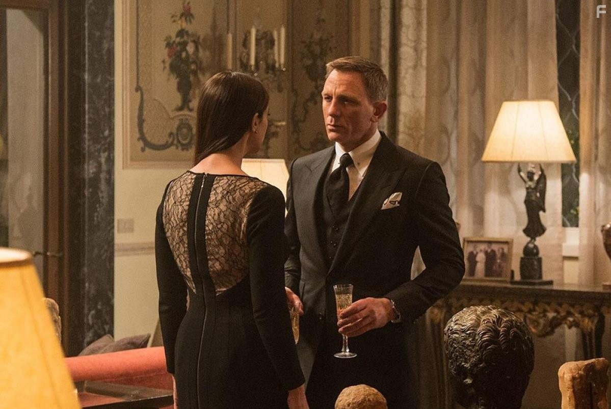 Monica Bellucci and Daniel Craig in 007: Спектр (2015)