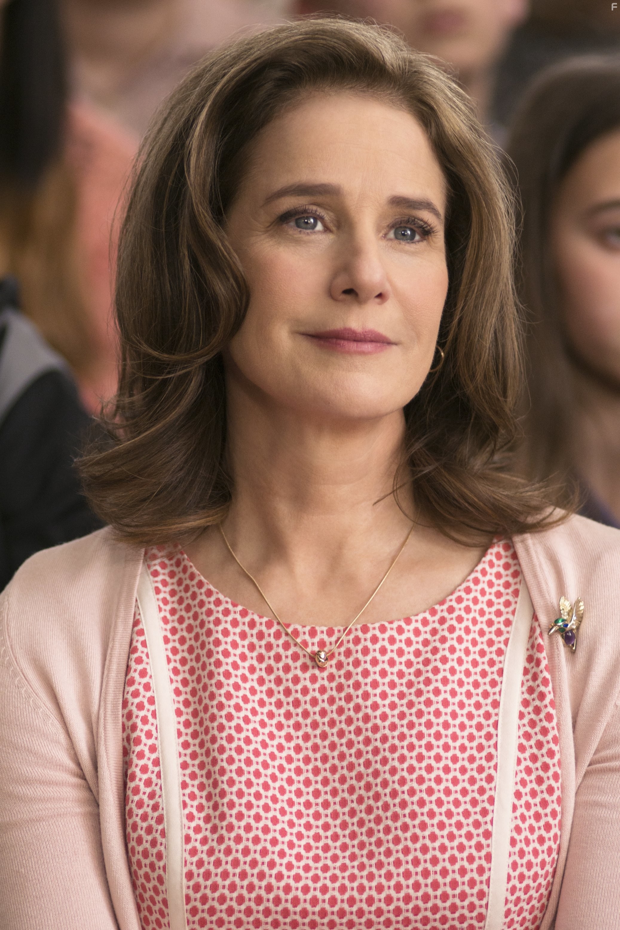 Debra Winger in Хористы (2014)