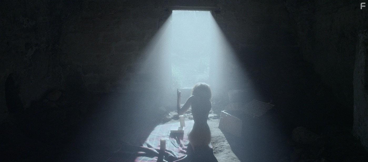 Nadia Hilker in Весна (2014)