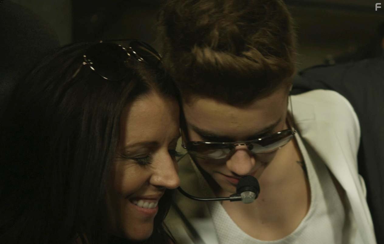 Justin Bieber and Pattie Mallette in Джастин Бибер. Believe (2013)