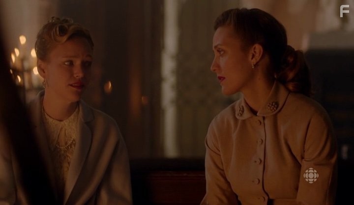 Evelyne Brochu and Livia Matthes in Лагерь Х (2015)