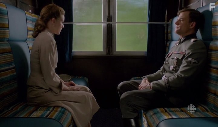 Torben Liebrecht and Evelyne Brochu in Лагерь Х (2015)