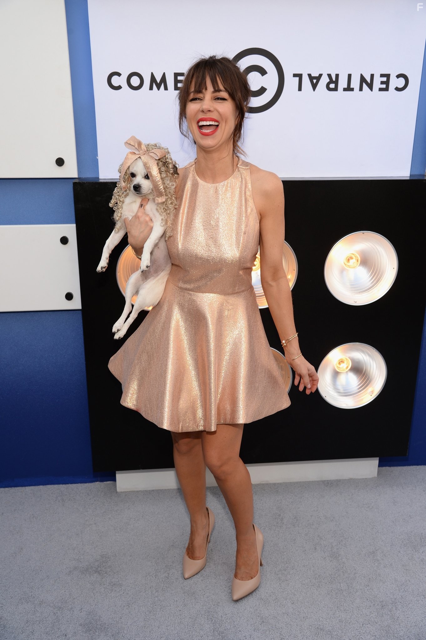 Natasha Leggero at Поджарь звезду: Джастин Бибер (2015)