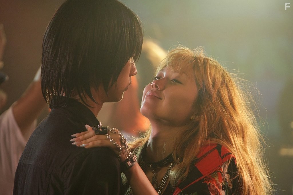 Fumi Nikaid? and Hiroya Shimizu in Мир Канако (2014)