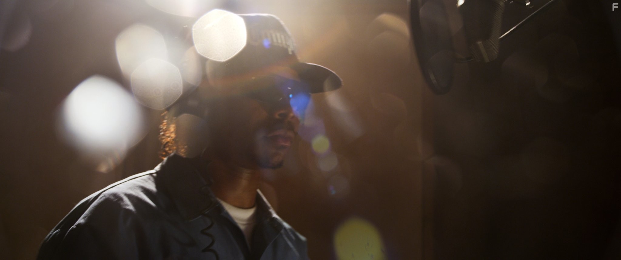 Paul Giamatti, Corey Hawkins, Jason Mitchell, and O'Shea Jackson Jr. in Голос улиц (2015)