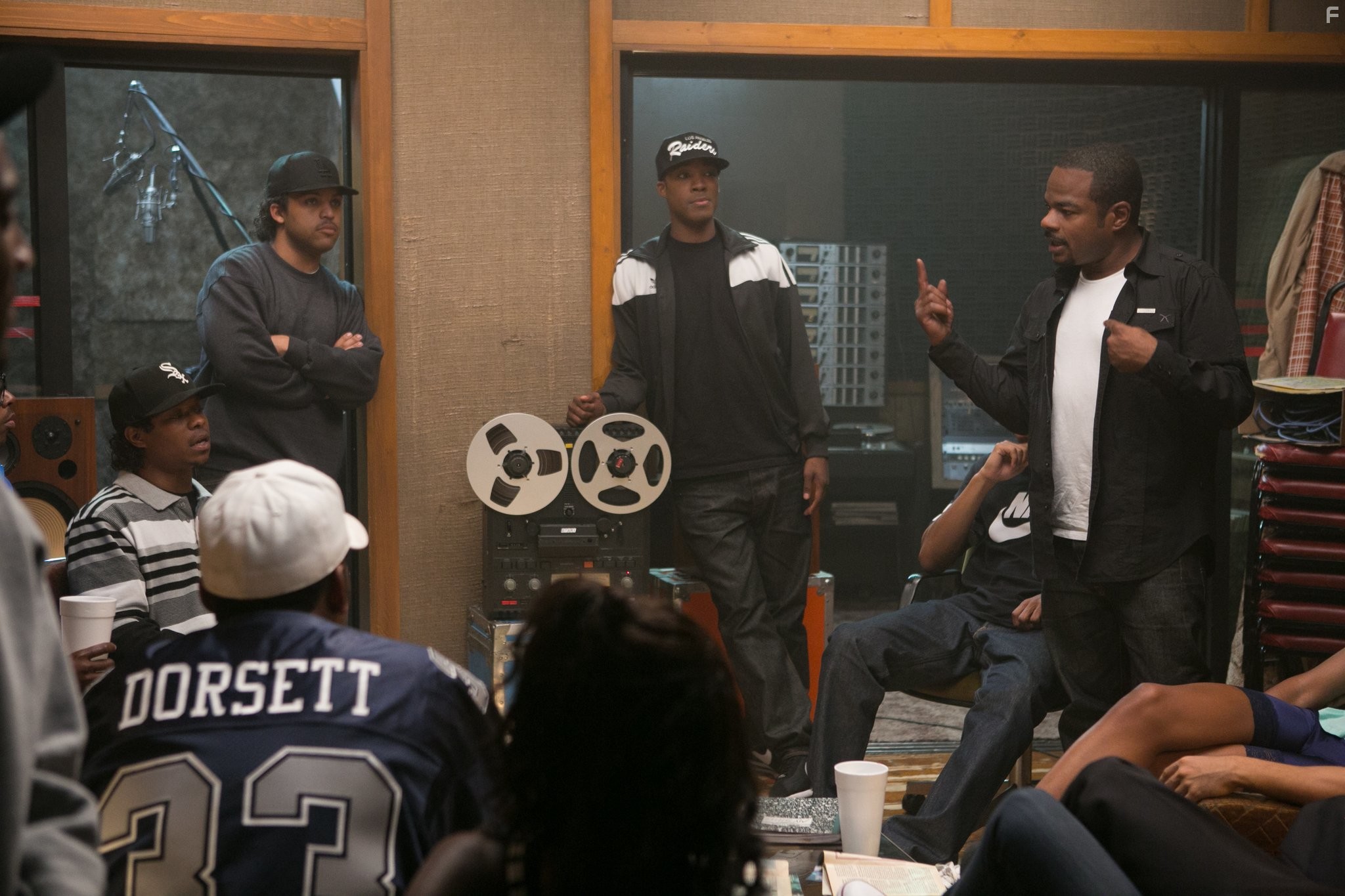 Corey Hawkins, Jason Mitchell, and O'Shea Jackson Jr. in Голос улиц (2015)
