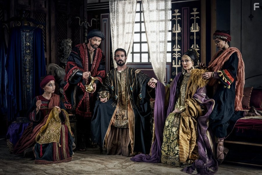 James Callis, Claire Cooper, Jim Sturgeon, Farzana Dua Elahe, and Marama Corlett in Наша эра. Продолжение Библии (2015)