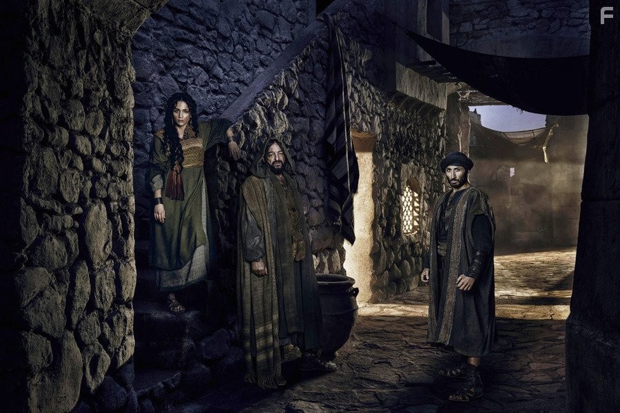 Francis Magee, George Georgiou, and Charlene McKenna in Наша эра. Продолжение Библии (2015)