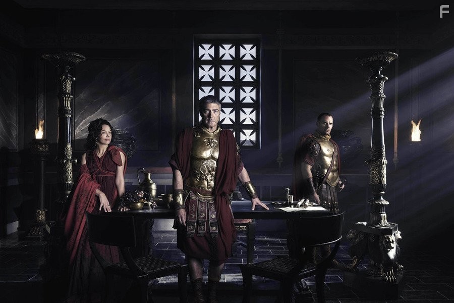 Joanne Whalley, Vincent Regan, and Will Thorp in Наша эра. Продолжение Библии (2015)