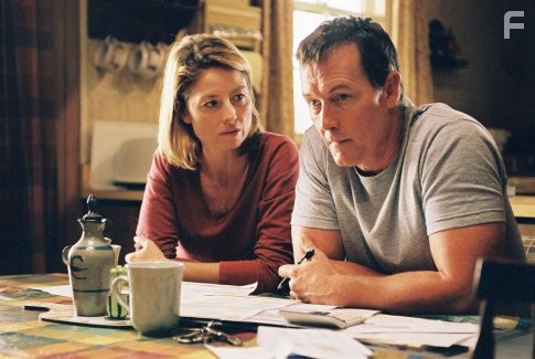 Robert Patrick and Kate Butler in Мост в Терабитию (2007)