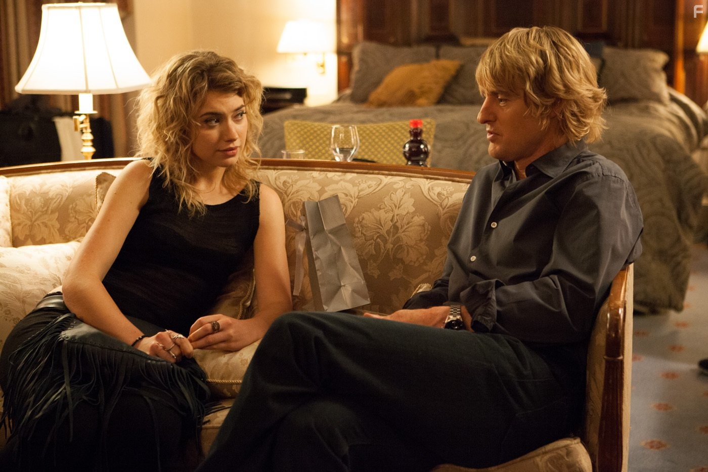 Owen Wilson and Imogen Poots in Без любви виноватый (2014)