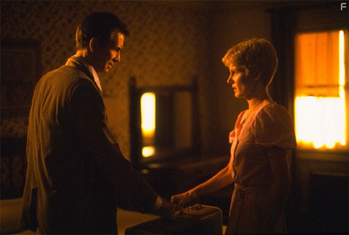 Anthony Perkins and Diana Scarwid in Психо 3 (1986)