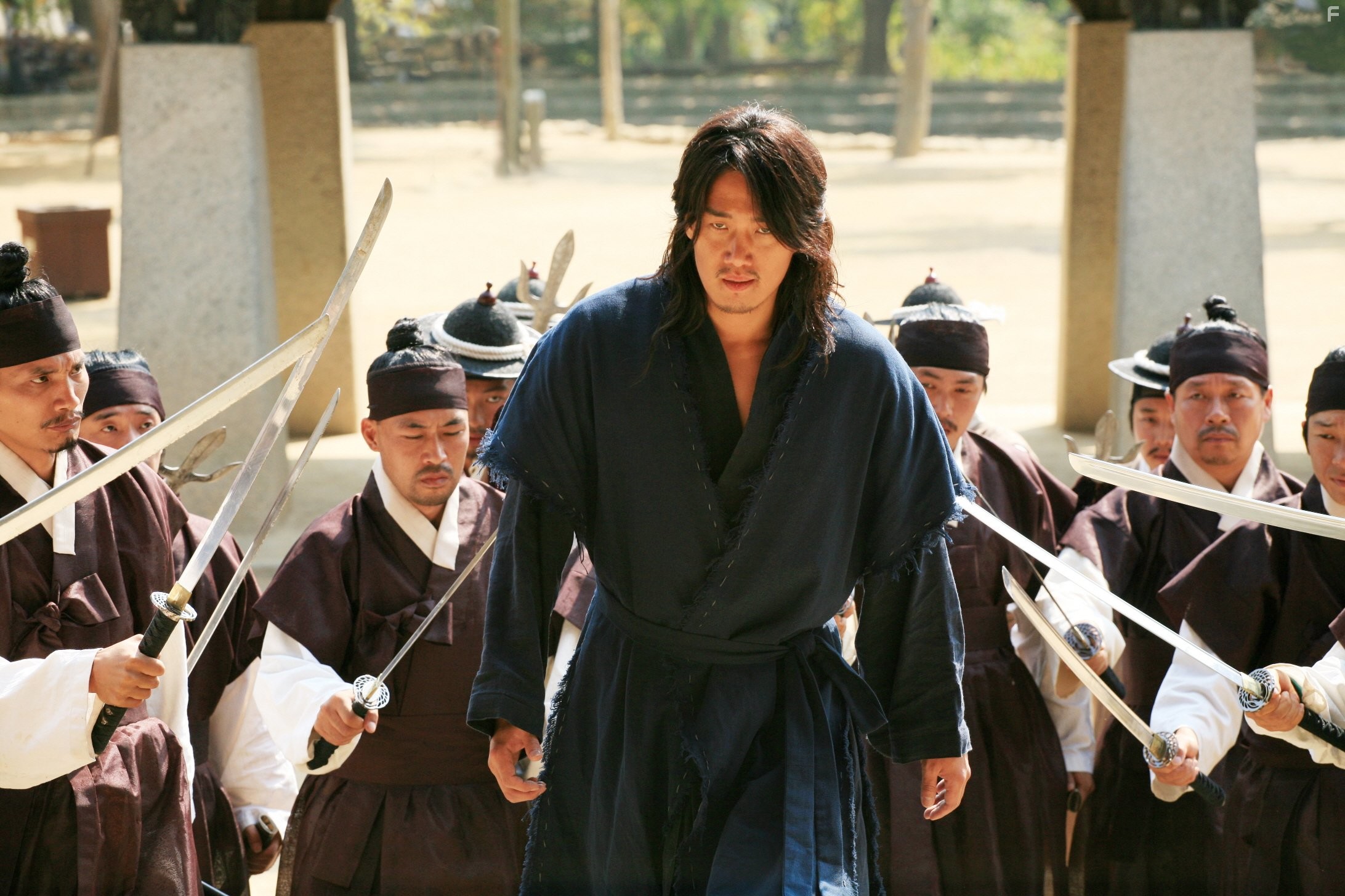 Ji-tae Yu in Hwang Jin-yi (2007)