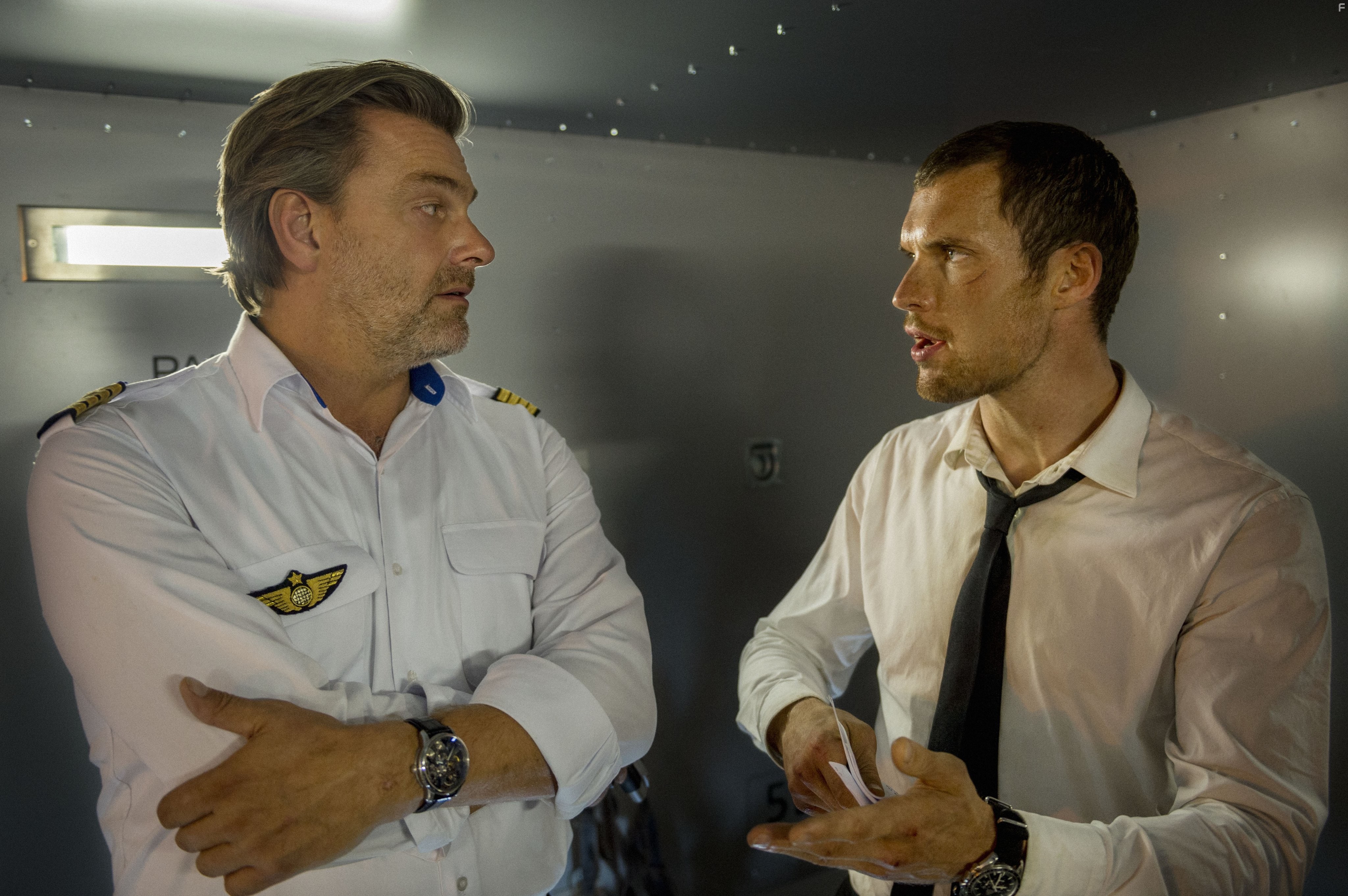 Ray Stevenson and Ed Skrein in Перевозчик: Наследие (2015)