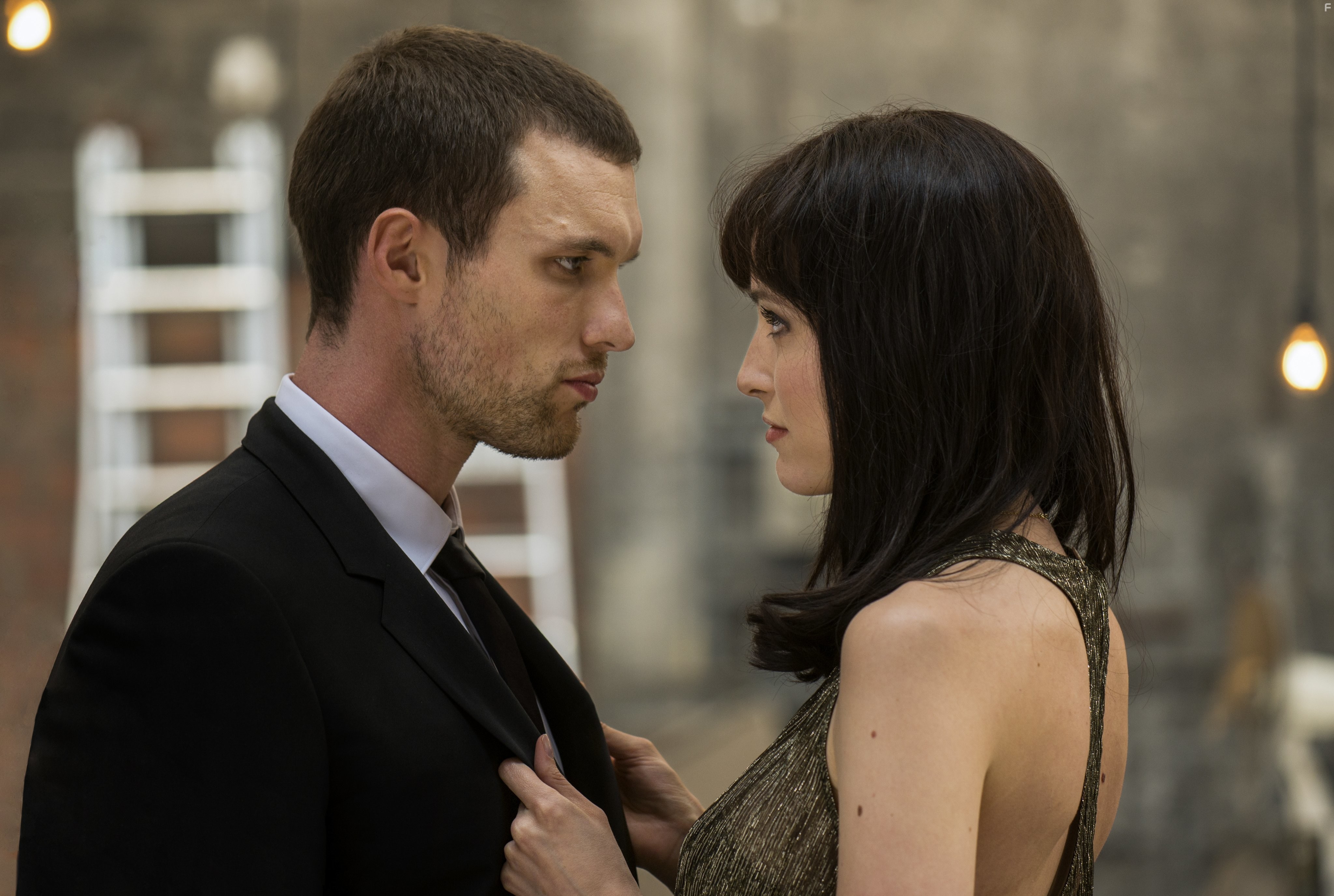 Ed Skrein and Loan Chabanol in Перевозчик: Наследие (2015)