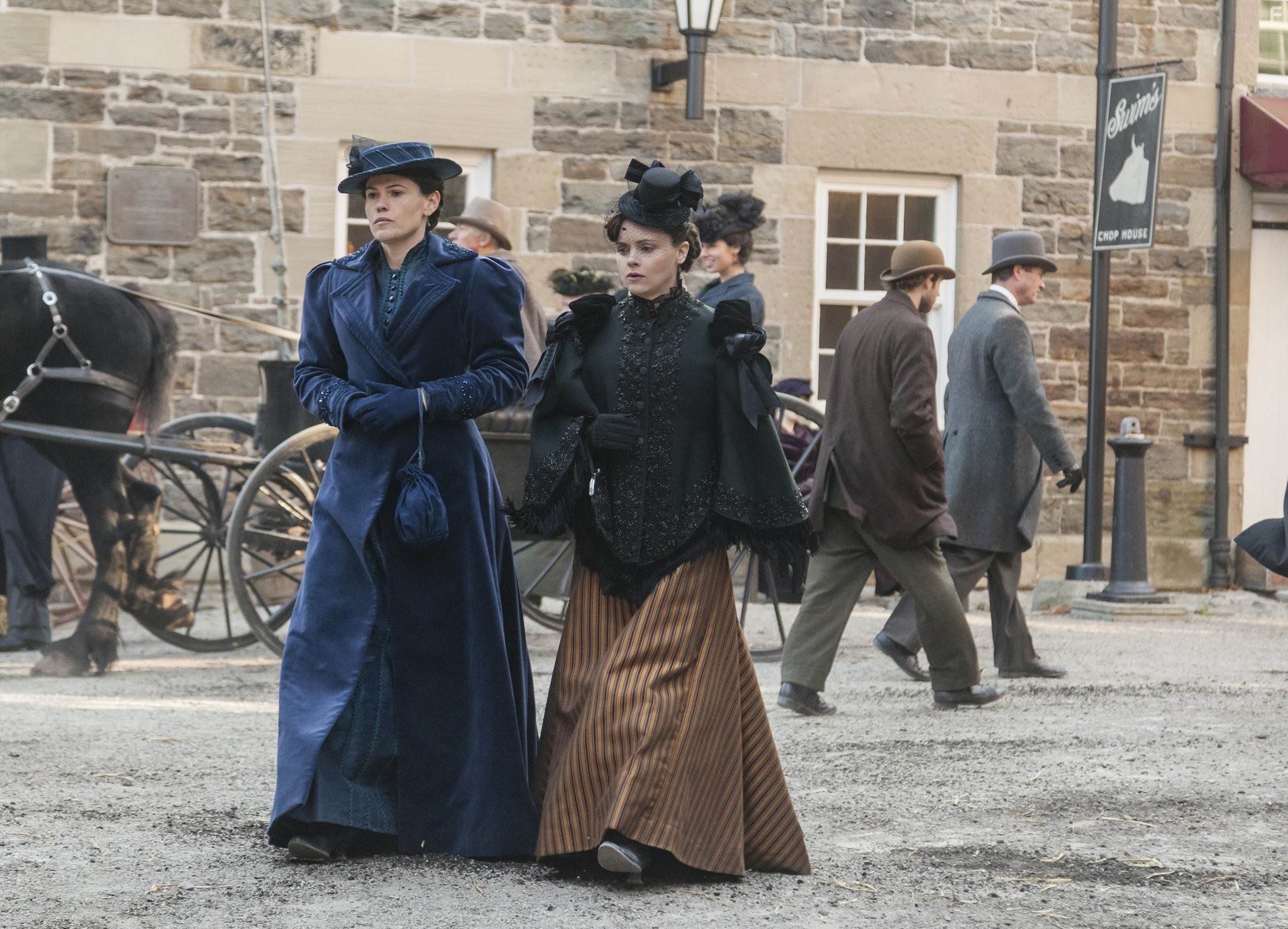 Christina Ricci and Clea DuVall in Хроники Лиззи Борден (2015)