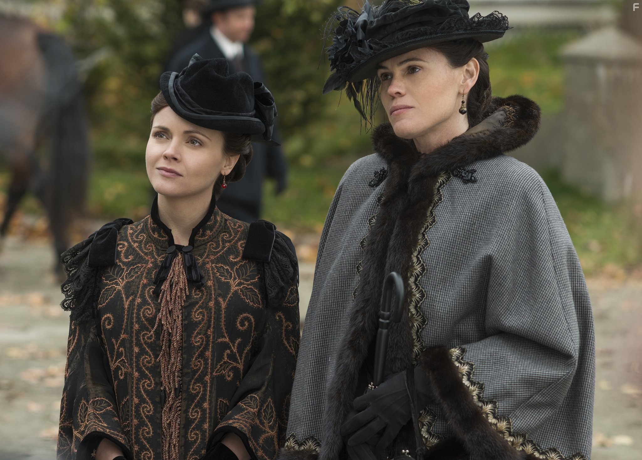 Christina Ricci and Clea DuVall in Хроники Лиззи Борден (2015)