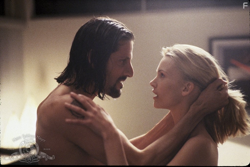 Natasha Henstridge in Особь (1995)