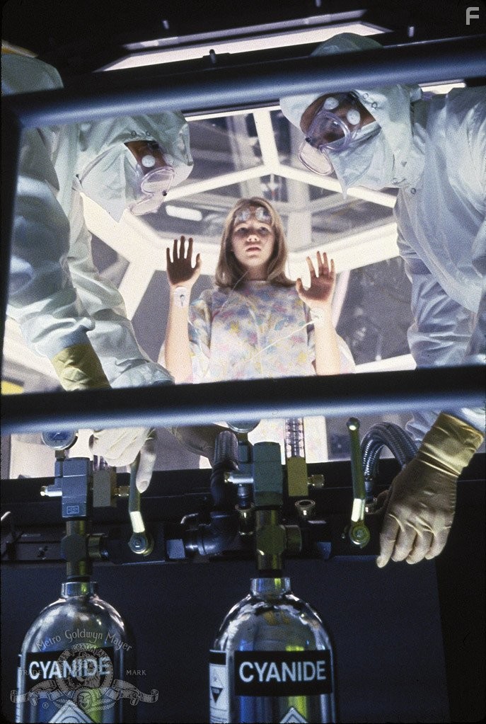 Michelle Williams in Особь (1995)