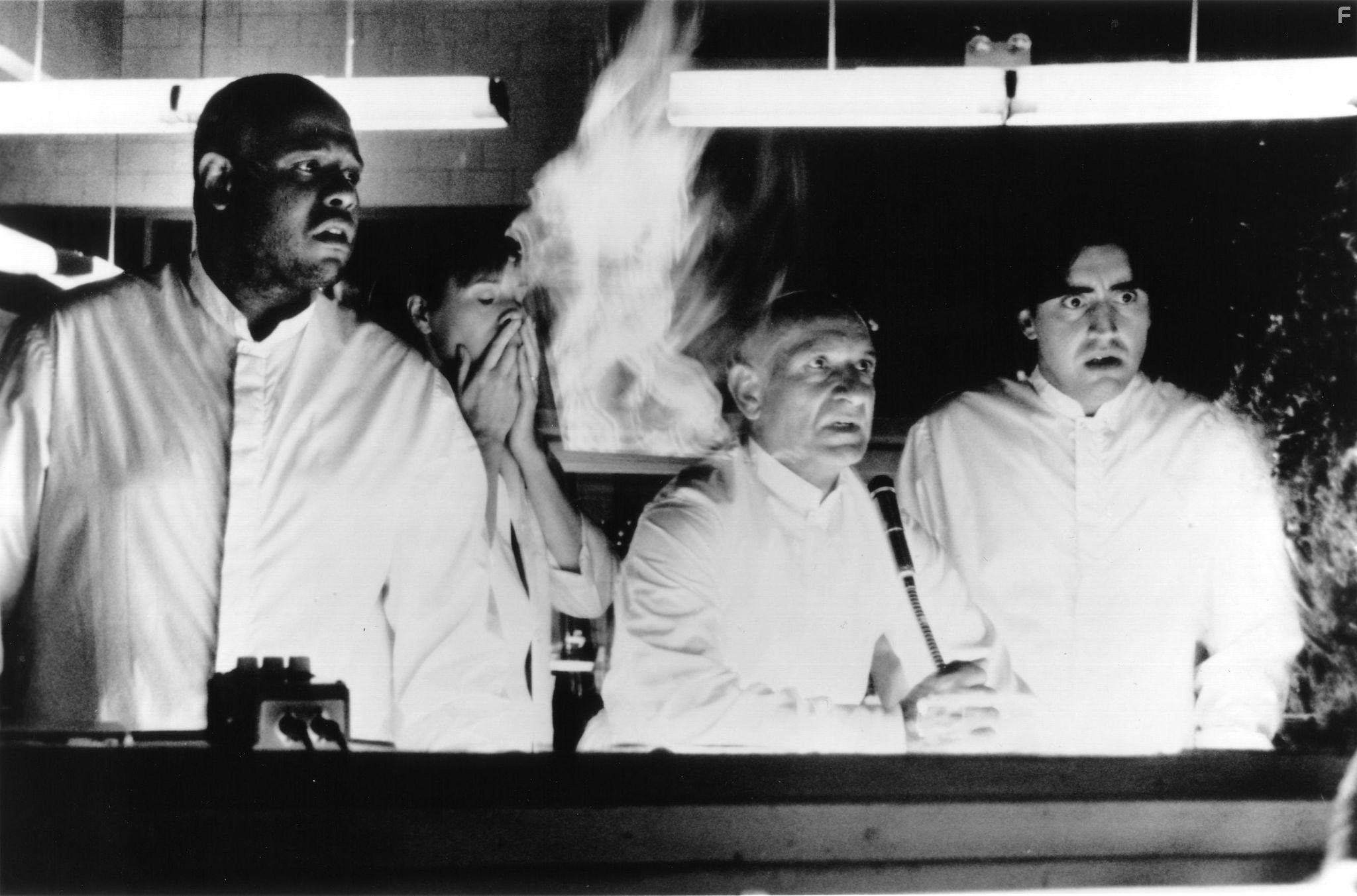 Alfred Molina, Marg Helgenberger, Ben Kingsley, and Forest Whitaker in Особь (1995)