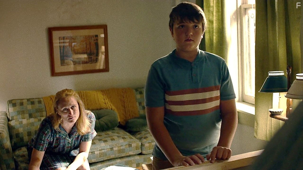 Angela Reed and Cole Jensen in Сорвиголова (2015)