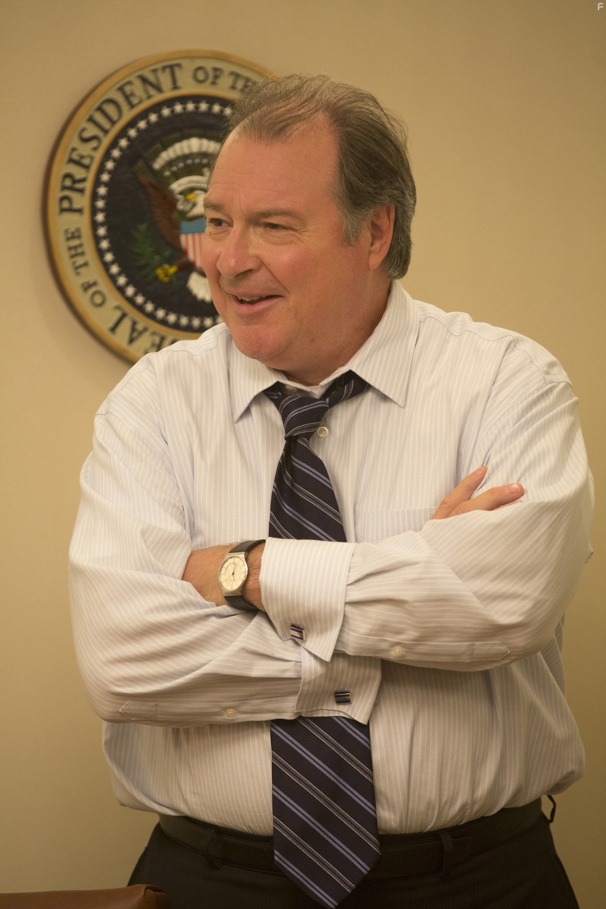Kevin Dunn in YИП (2012)