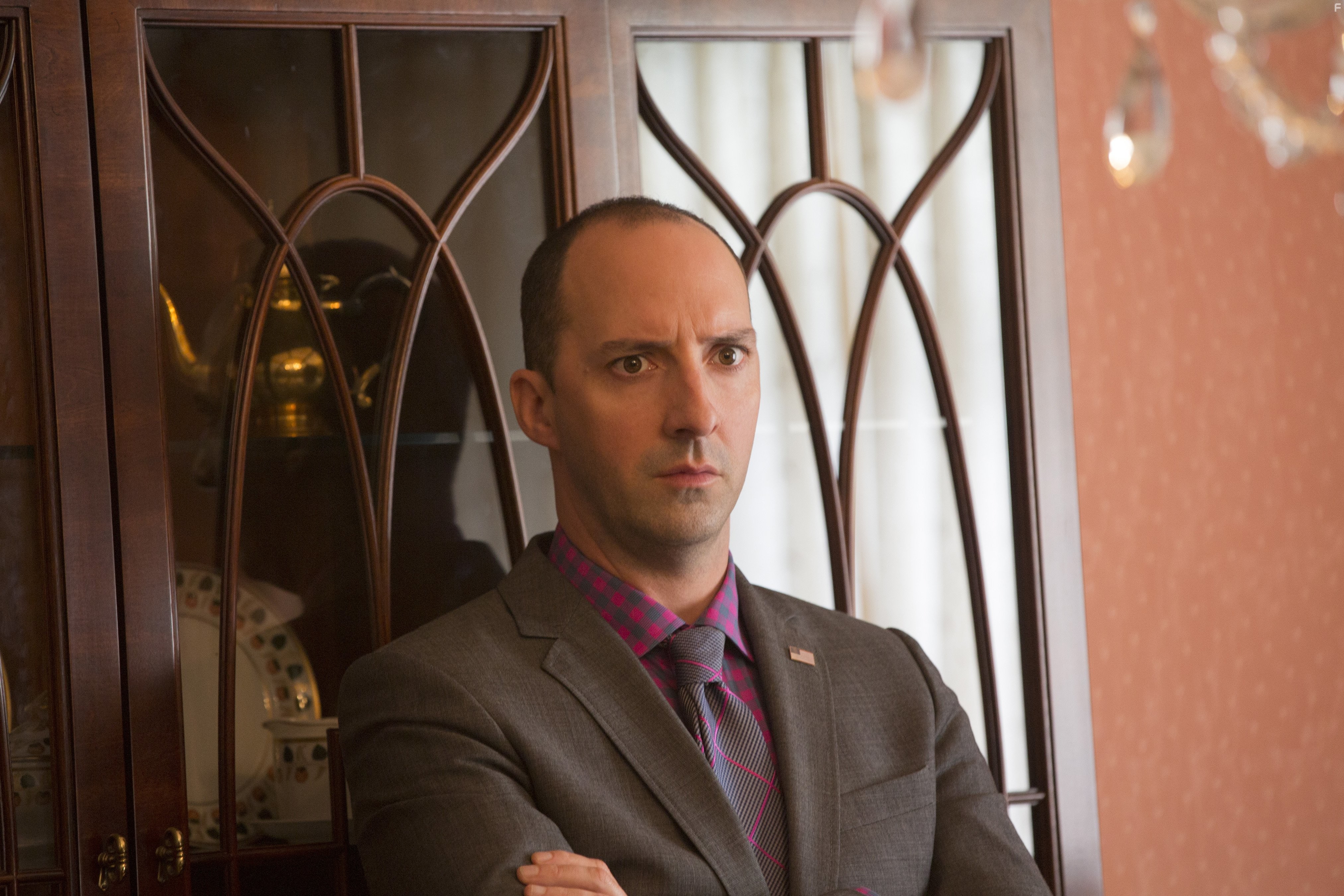 Tony Hale in YИП (2012)