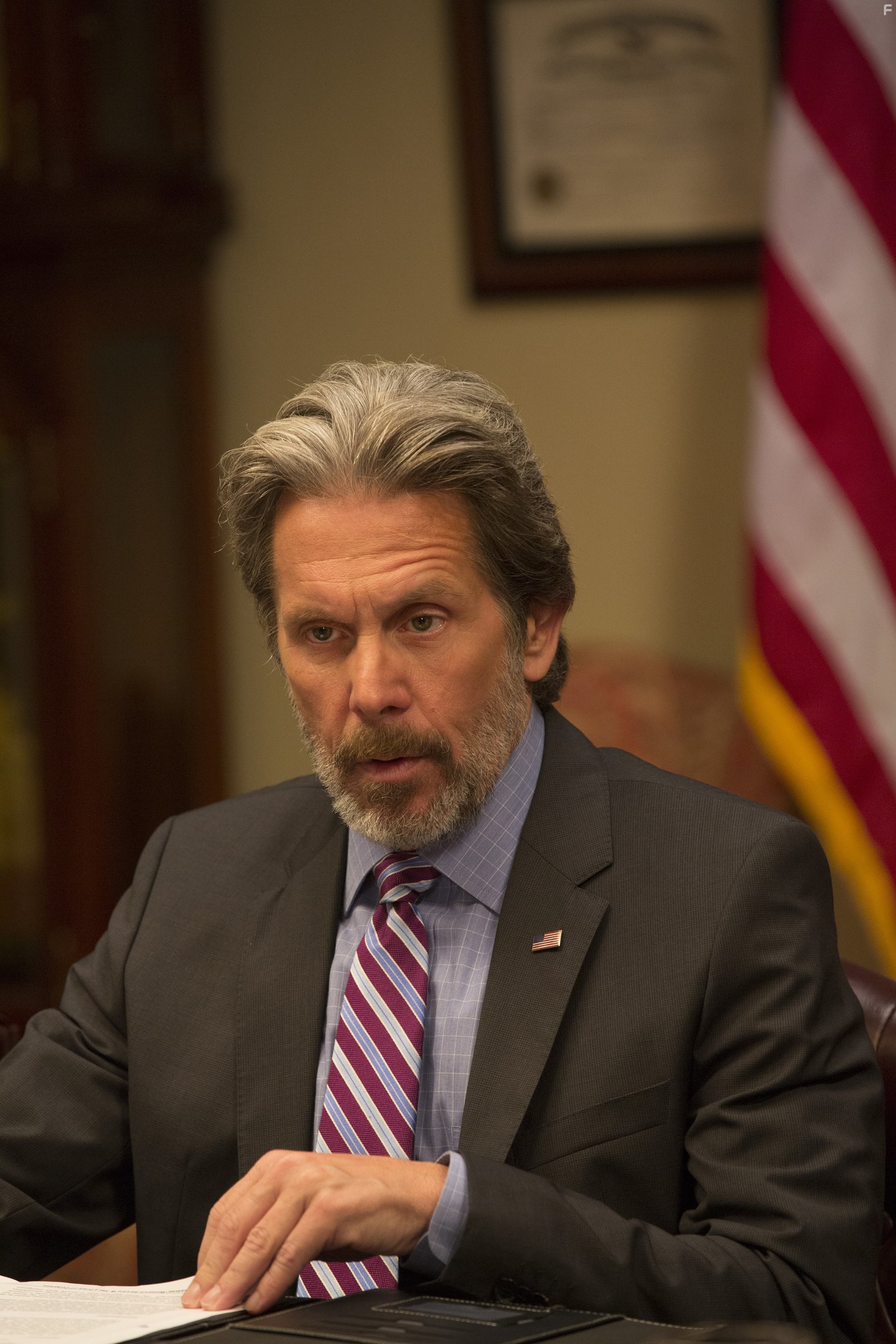Gary Cole in YИП (2012)