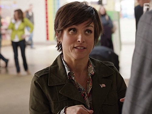 Julia Louis-Dreyfus in YИП (2012)