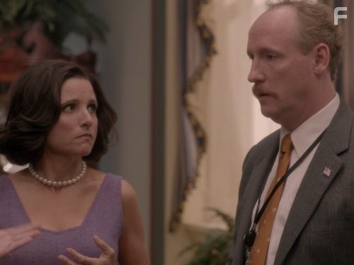 Julia Louis-Dreyfus and Matt Walsh in YИП (2012)