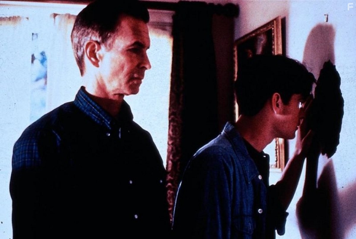 Anthony Perkins and Henry Thomas in Психо 4: Начало (1990)