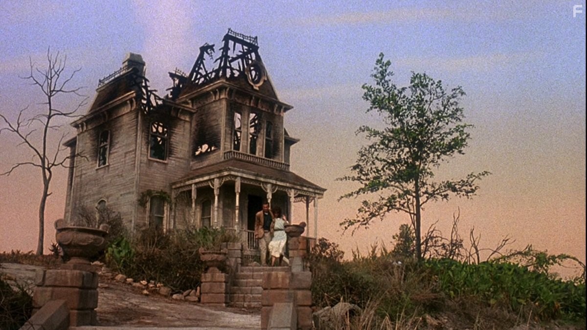 Anthony Perkins and Donna Mitchell in Психо 4: Начало (1990)