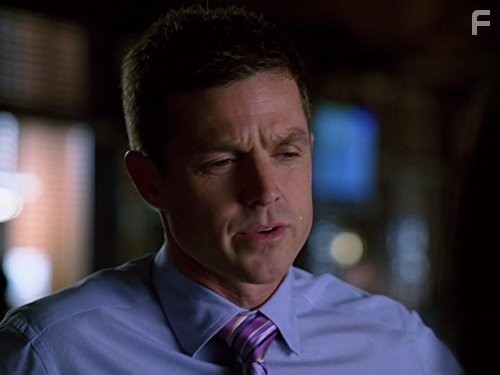 Eric Close in Без следа (2002)