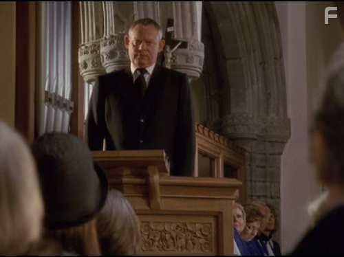 Martin Clunes in Доктор Мартин (2004)