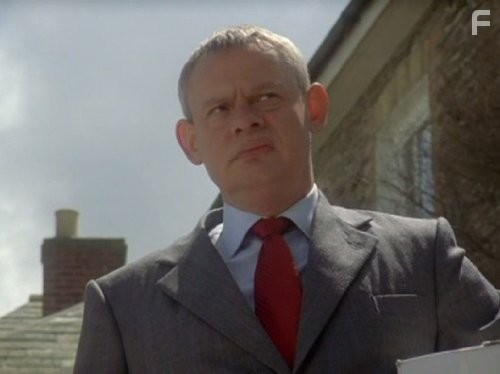 Martin Clunes in Доктор Мартин (2004)