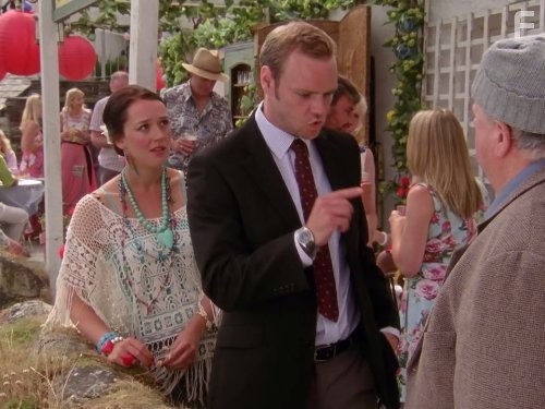 Joe Absolom in Доктор Мартин (2004)