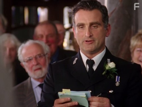 John Marquez in Доктор Мартин (2004)