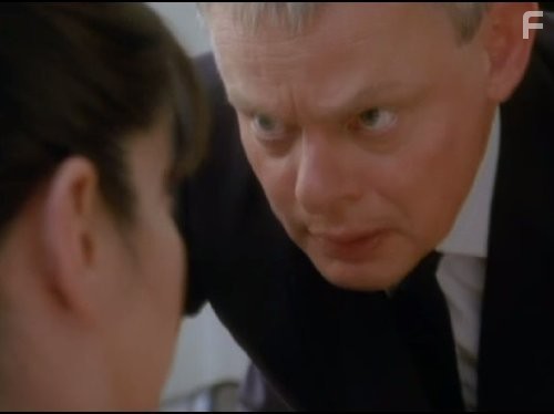 Martin Clunes in Доктор Мартин (2004)
