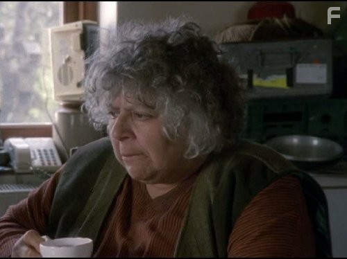 Miriam Margolyes in Доктор Мартин (2004)