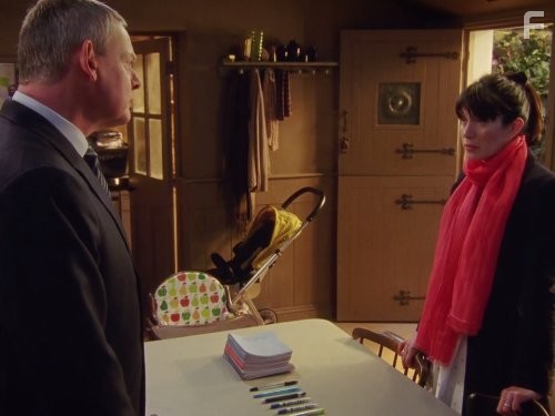 Caroline Catz and Martin Clunes in Доктор Мартин (2004)