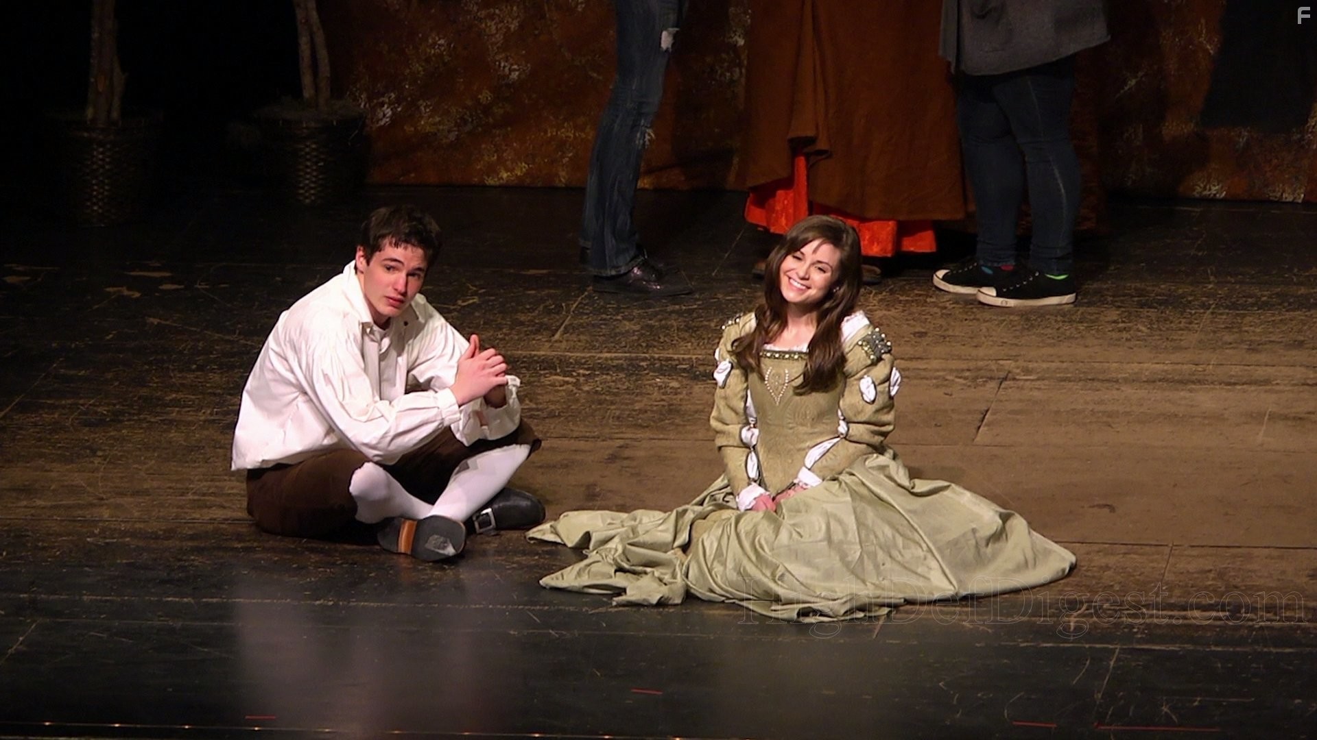 Reese Mishler and Pfeifer Brown in Виселица (2015)