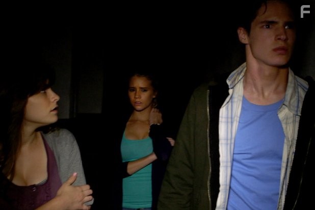 Cassidy Gifford, Reese Mishler, and Pfeifer Brown in Виселица (2015)